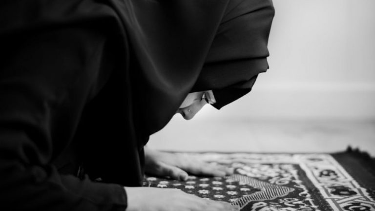 تفسير حلم الوضوء والصلاة للعزباء