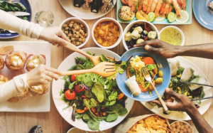 تفسير حلم شخص يعطيني طعام