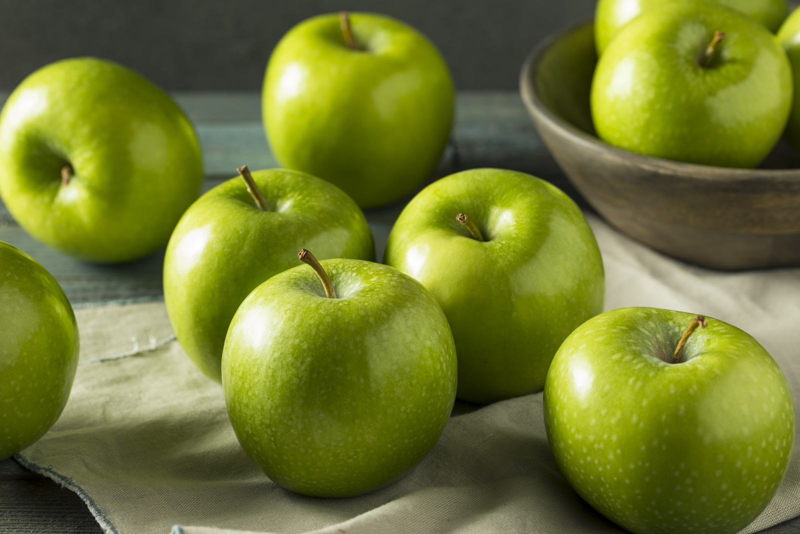 تفسير حلم التفاح الأخضر للعزباء