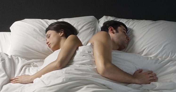 تفسير حلم النوم مع زوجي