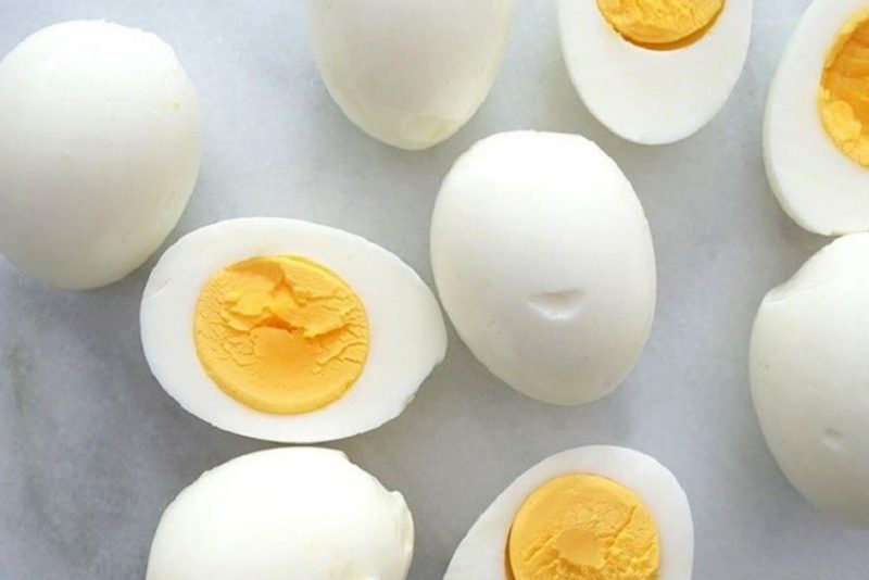 ما لا تعرفه عن تفسير أكل البيض في الحلم
