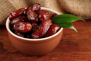 توزيع التمر في المنام