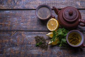 ما هي فوائد الشاي الاخضر بالليمون على الريق