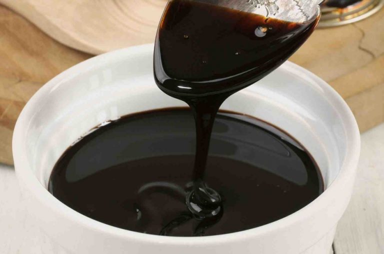 اعرف ما هي فوائد العسل الاسود للرضع