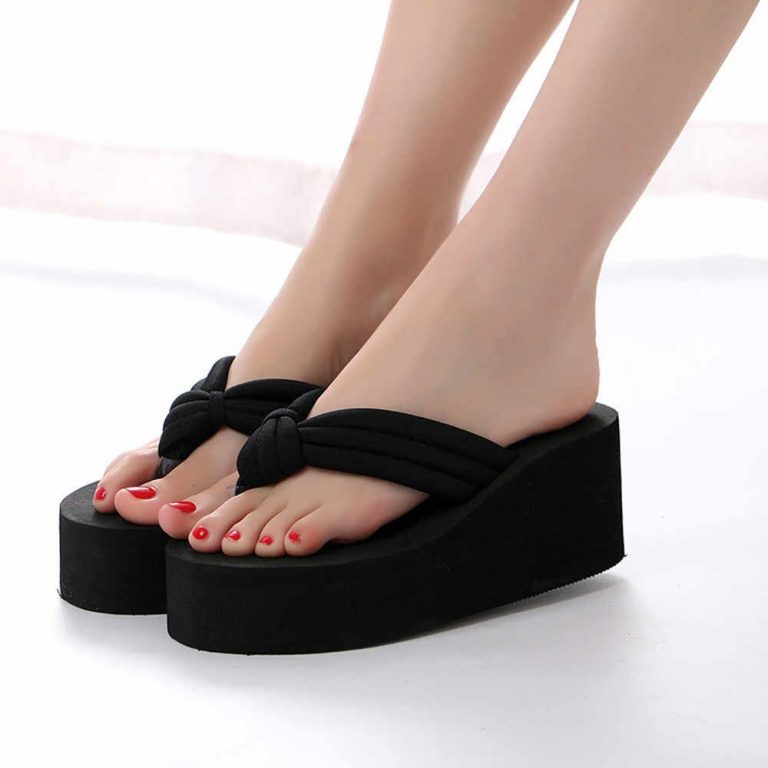 النعال في المنام