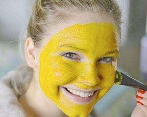 تعرفي على ماسك الكركم وفوائده
