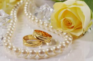 تفسير حلم الخطوبة من شخص تعرفه