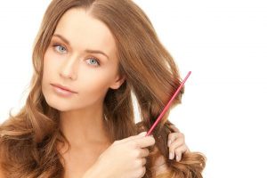 تفسير حلم امرأة تمشط شعري