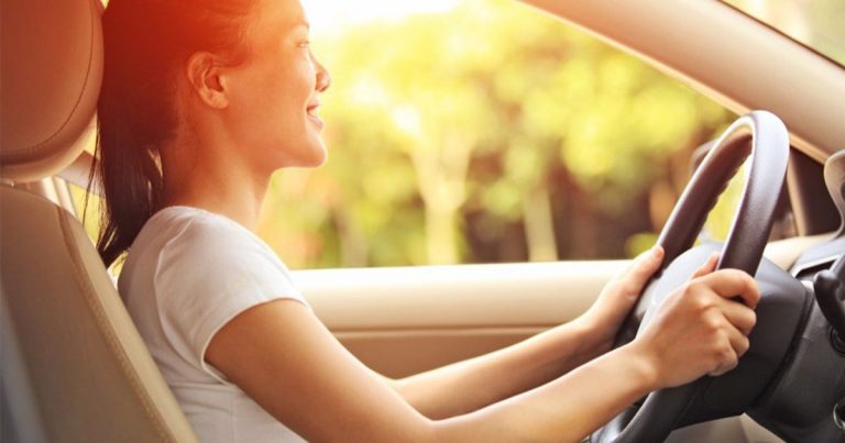 تفسير حلم ركوب السيارة في المقعد الأمامي للعزباء