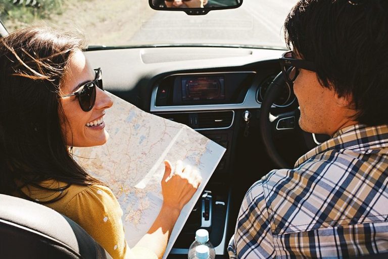 ما هو تفسير حلم ركوب السيارة مع شخص اعرفه