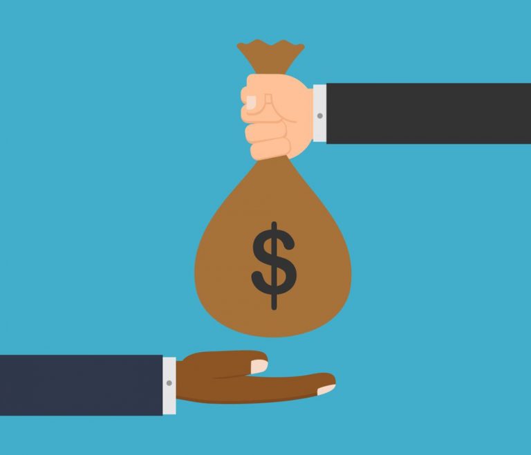 ما هو تفسير حلم شخص يعطيك فلوس