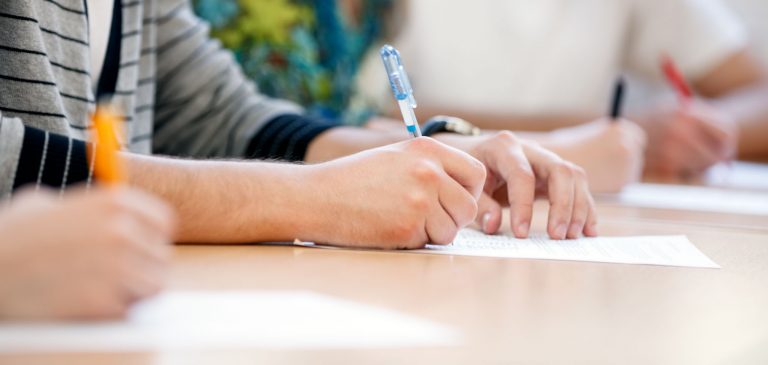 الامتحان في المنام للمتزوجة