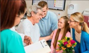 ما هو تفسير رؤية الميت يزور أهله