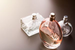 شراء العطر في المنام