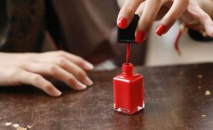 ما هو تفسير حلم طلاء الاظافر في المنام