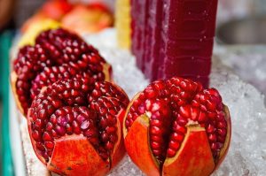 تعرف على فوائد اكل الرمان على الريق