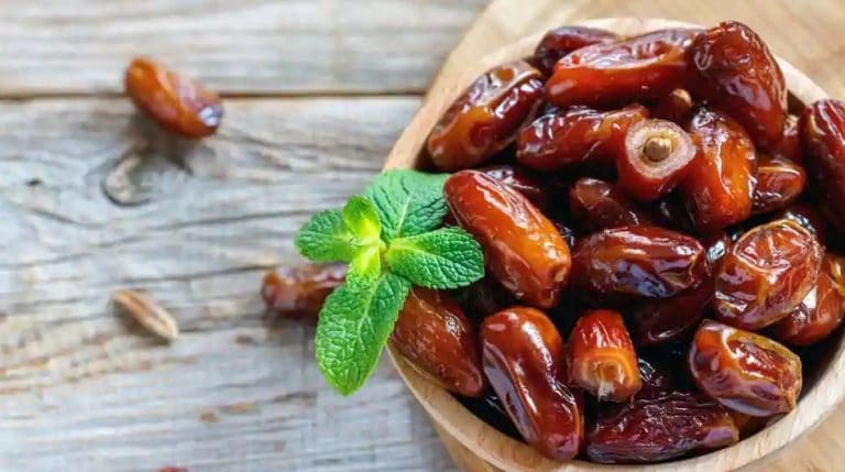 تعرف على التمر وفوائده للبشرة