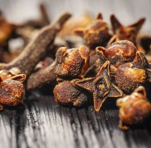 ما هي فوائد القرنفل المطحون
