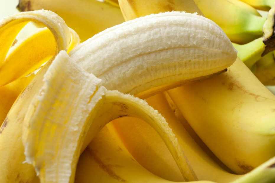 ما هي فوائد الموز على الريق