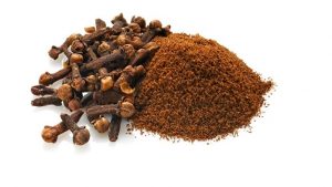 ما هي فوائد زيت القرنفل للوجه