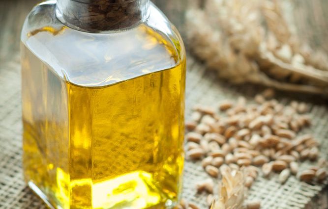 ما هي فوائد زيت جنين القمح للبشرة الدهنية