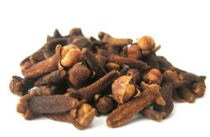 هل القرنفل مفيد للشعر