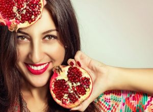 هل قشر الرمان مفيد للوجه