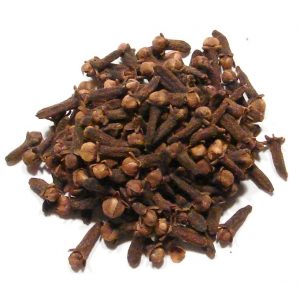 تعرف على فوائد مغلى القرنفل للشعر