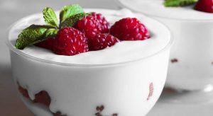 هل الزبادي مفيد للقولون